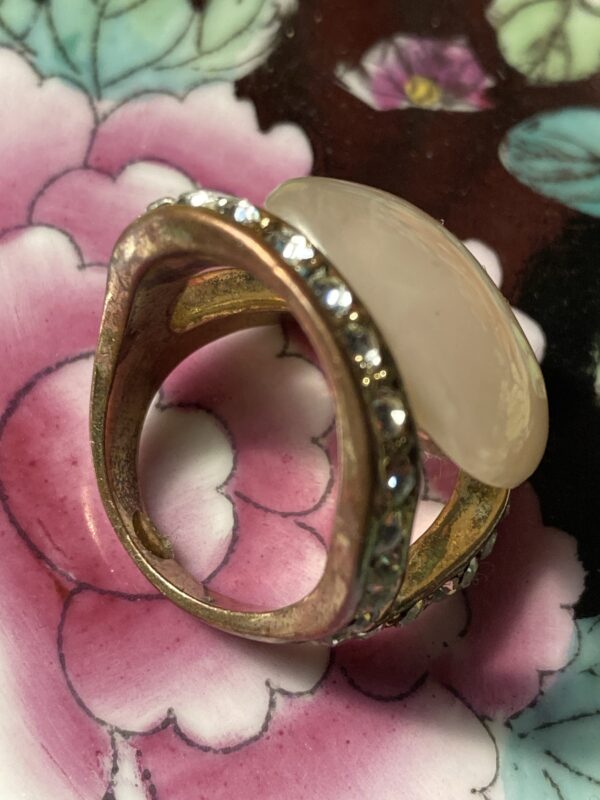 Vintage Gold & Agate Rhinestone Cocktail Ring ~ Statement Piece Eye Catching & Amazing - Image 3