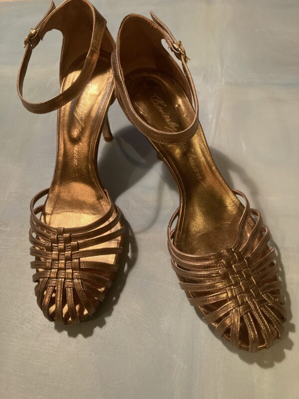 Beverly Feldman 1940s Throwback Gold Bronze Strappy Heels ~ Sz 9.5 10 ~ Vintage! - Image 2